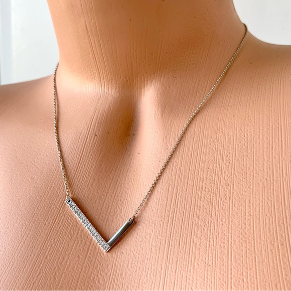 🌸Necklace🌸 L shape 925 sterling silver CZ necklace - Picture 9 of 12